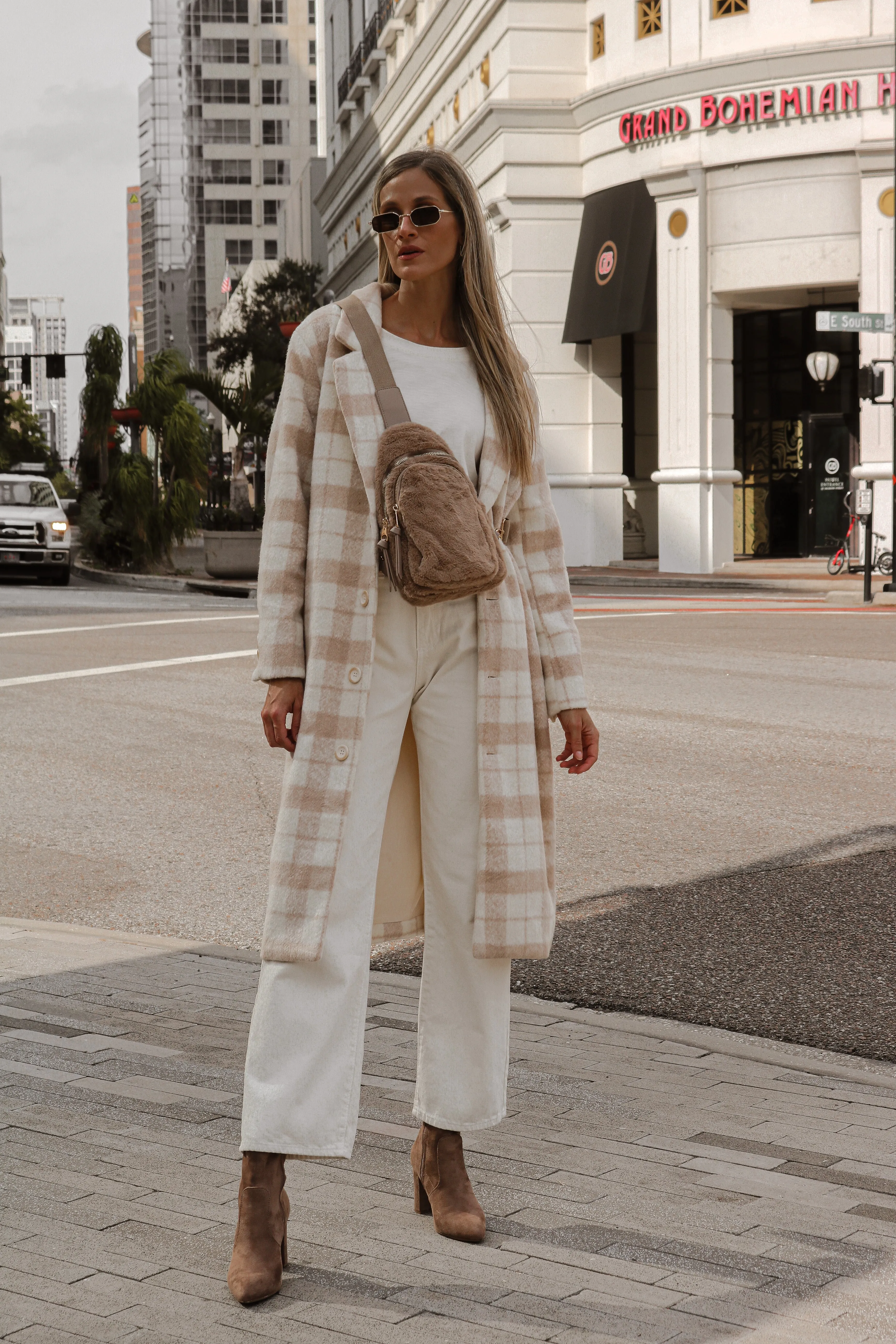Ace Sling Handbag in Taupe