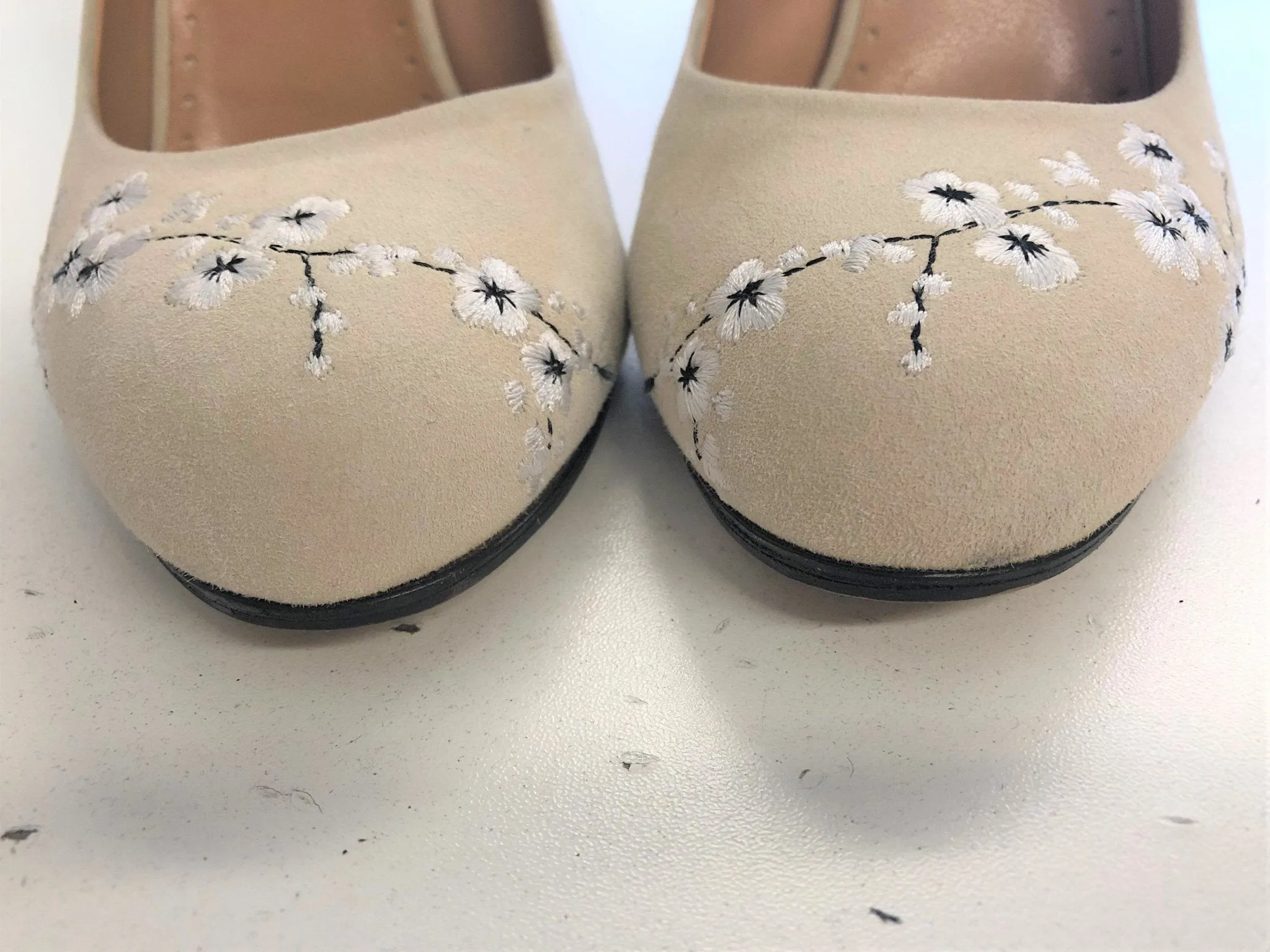 Alexa Wagner Pumps Princess Ric Floral-Embroidered Suede Size 38 High Heel