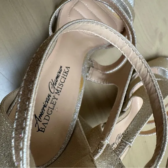 Badgley Mischka Champagne Glitter Glam Strappy Block Heel Formal Wedding Event