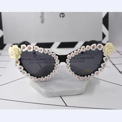 Brand Design Baroque Cat Eye Flowers Black Sunglasses Charm Women Casual Sun Beach Crystal Rhinestone Designer Sunglasses Gifts