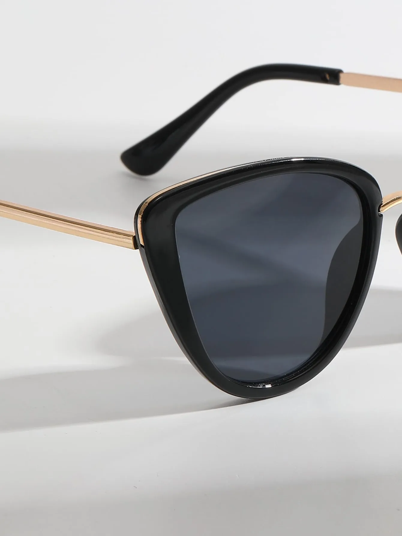 Cat Eye Sunglasses - Black