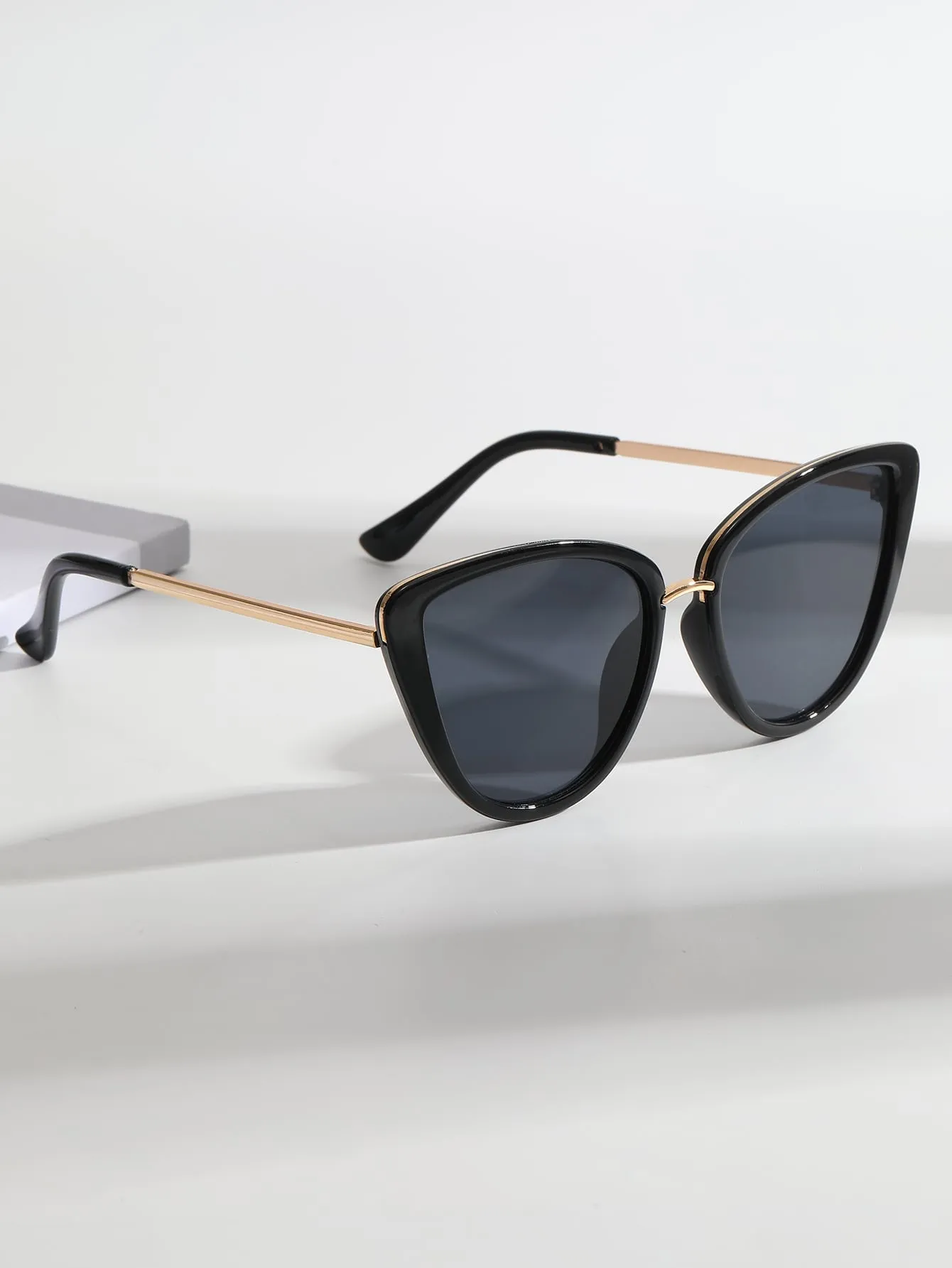 Cat Eye Sunglasses - Black