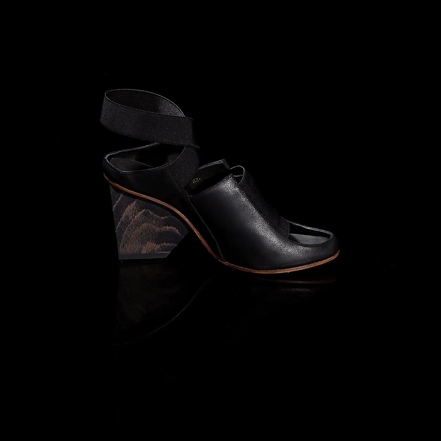 CROSS / BLACK /