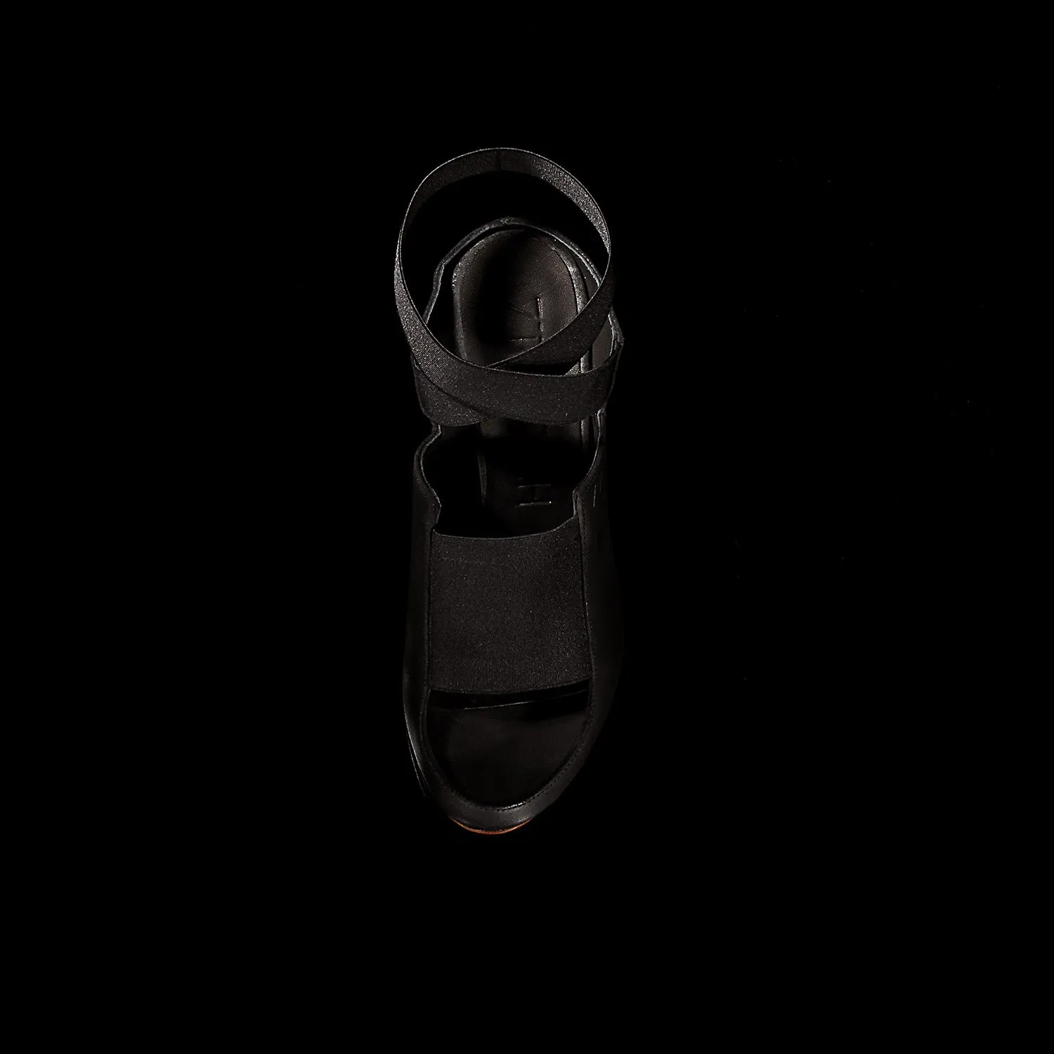 CROSS / BLACK /