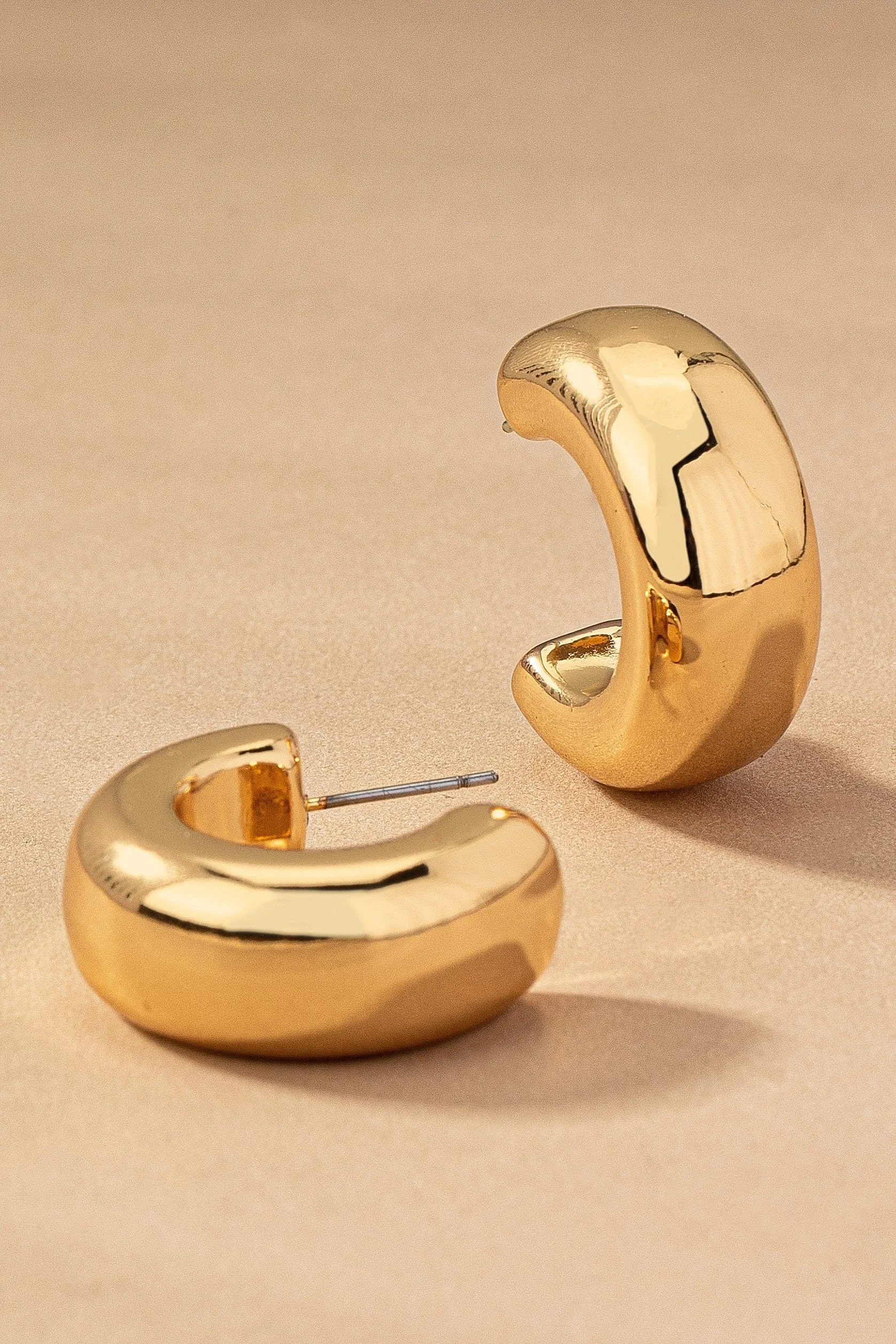 Hollow Puffy Hoop Earrings In Gold
