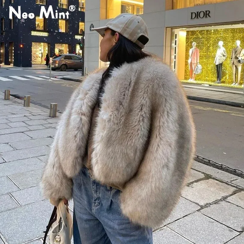Iconic Fashion Luxury Gradient Cropped Faux Fur Coat for Women Winter Fluffy Short Fur Jacket
