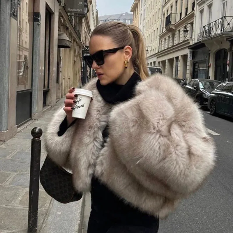 Iconic Fashion Luxury Gradient Cropped Faux Fur Coat for Women Winter Fluffy Short Fur Jacket