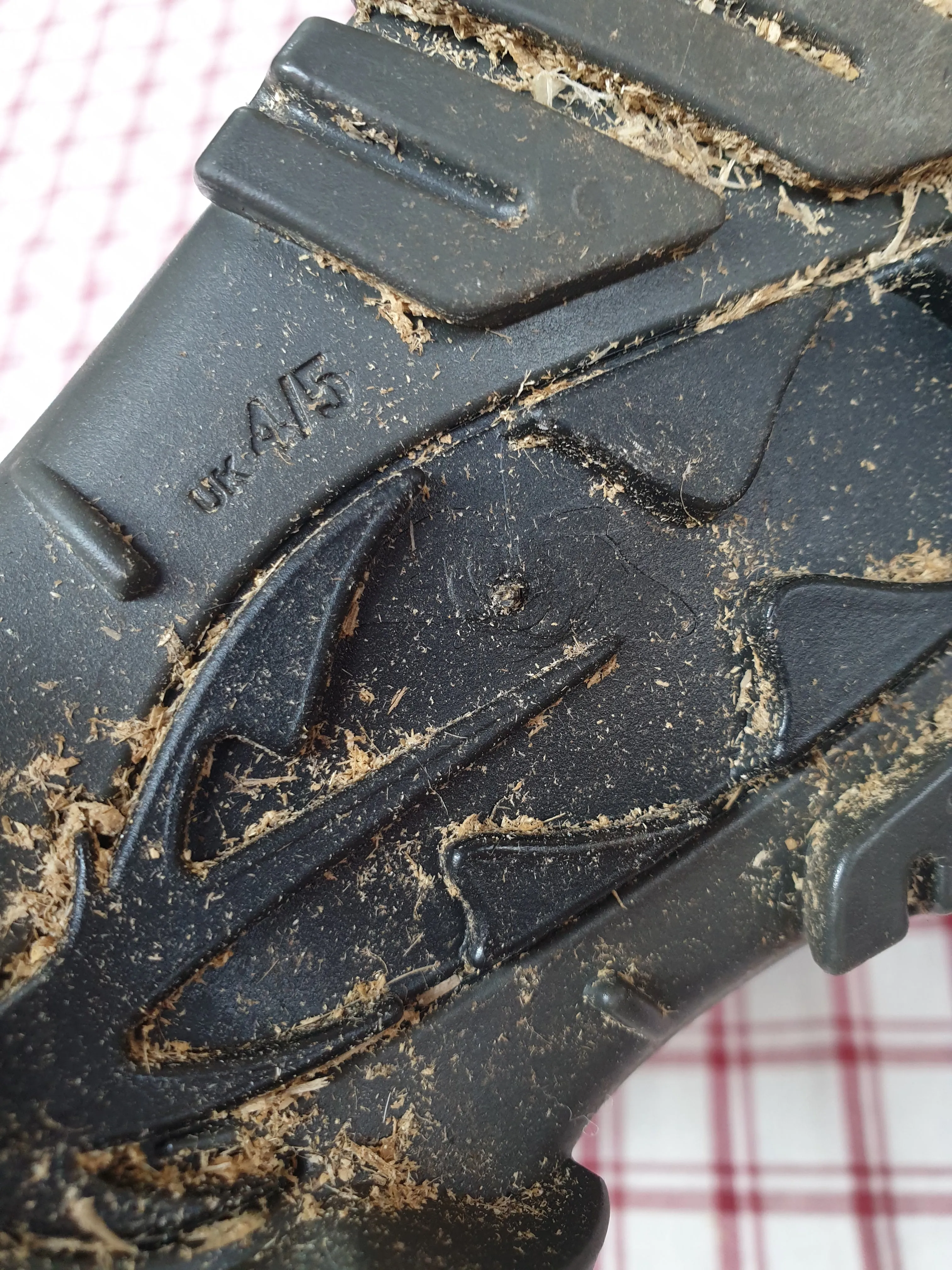 Like new solognac wellies, black, size 4/5 FREE POSTAGE  ✅