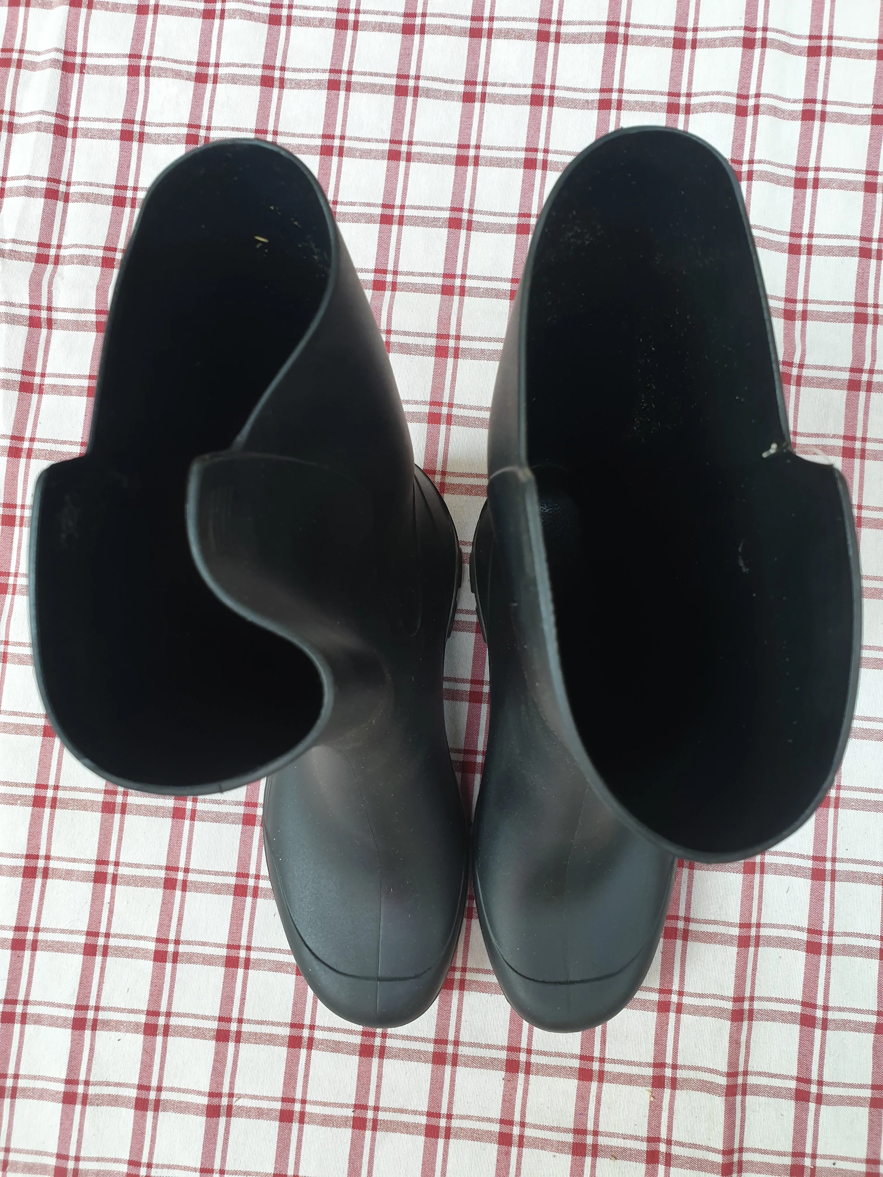 Like new solognac wellies, black, size 4/5 FREE POSTAGE  ✅