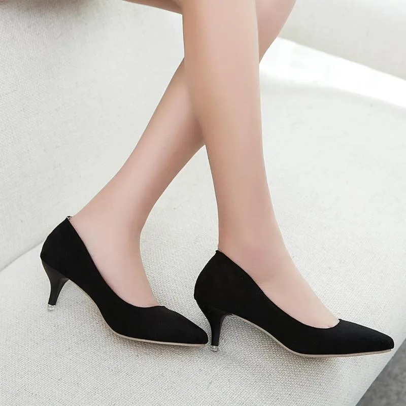 Low Black Pumps