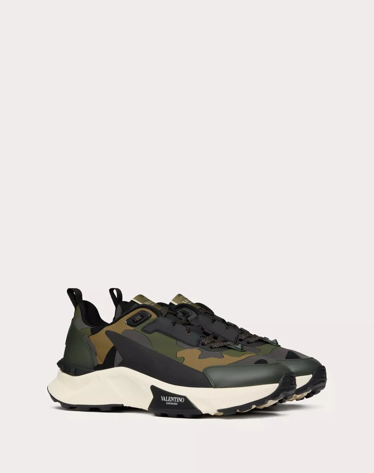 Low Top True Act Camouflage Trainer In Rubberised Fabric