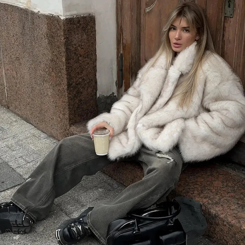 Luxury Faux Fur Gradient Oversized Coat – Chic Winter Fashion for Women