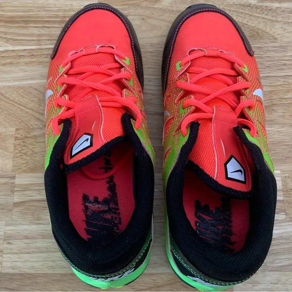 NEW Nike 6 Youth Kids Orange Green Soccer Cleats