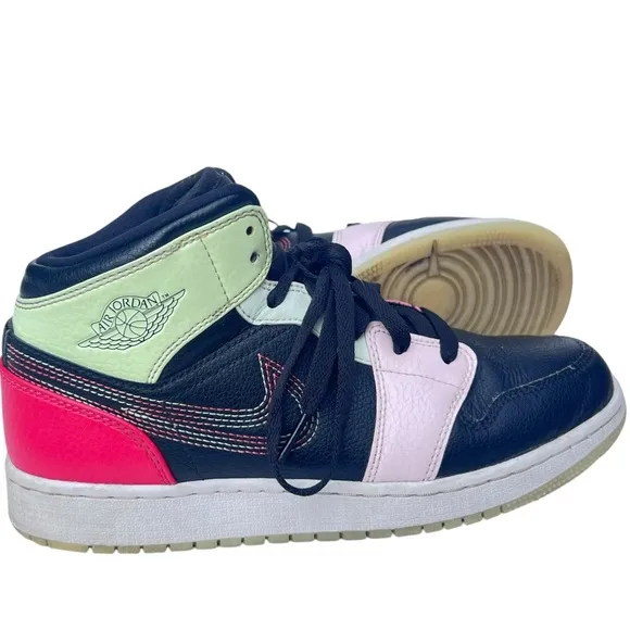NIKE air Jordan  boys 6Y high top sneakers shoes GLOW in the dark