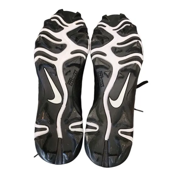 NIKE Alpha Fastflex Cleats Black and White Mens 9.5 Sports Athletic Football
