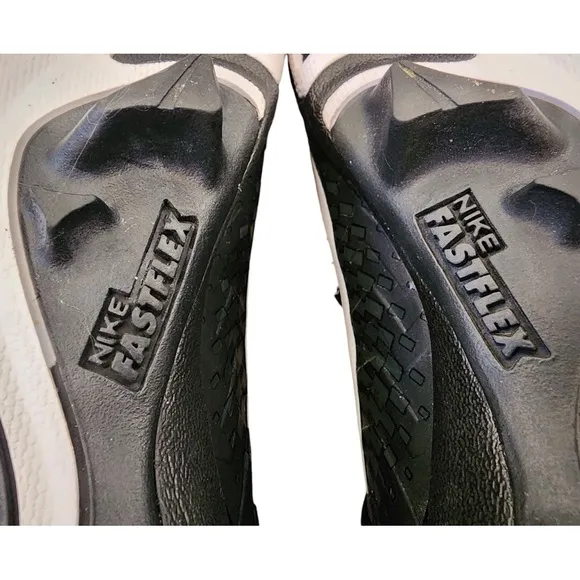 NIKE Alpha Fastflex Cleats Black and White Mens 9.5 Sports Athletic Football