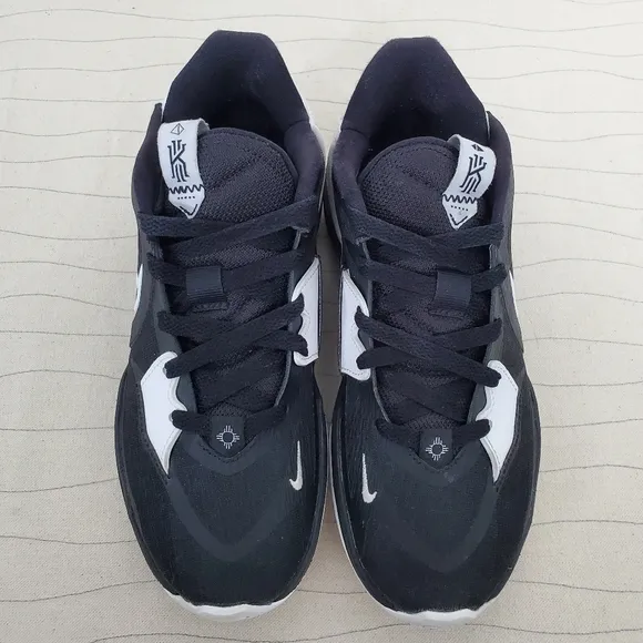 Nike Mens Kyrie 5 Low TB Black White Basketball Sneaker Shoes DO9617-002 Sz 5.5