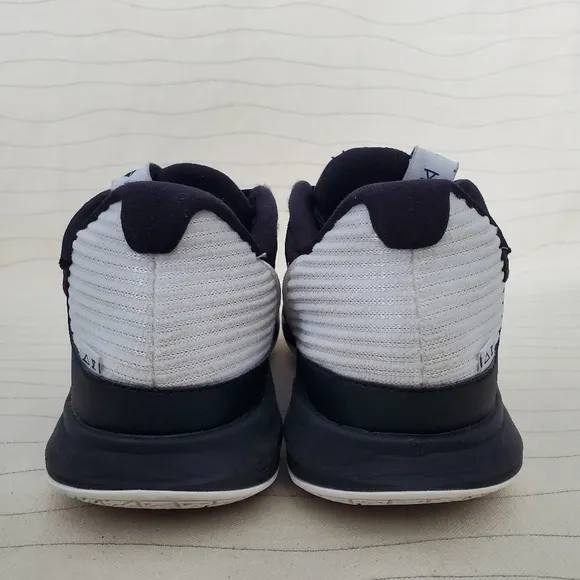 Nike Mens Kyrie 5 Low TB Black White Basketball Sneaker Shoes DO9617-002 Sz 5.5