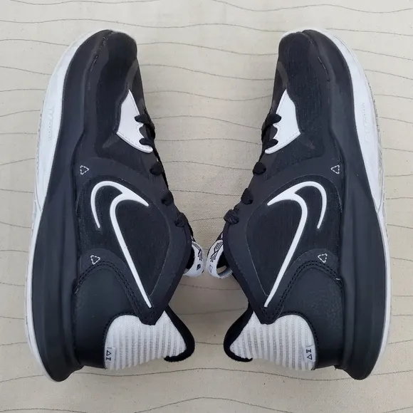 Nike Mens Kyrie 5 Low TB Black White Basketball Sneaker Shoes DO9617-002 Sz 5.5
