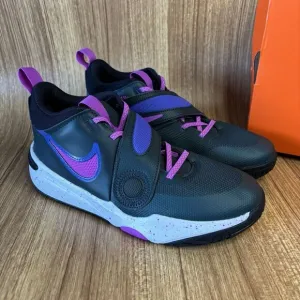 Nike Team Hustle D11 Basketball Shoes Sneakers Deep Jungle/Fuchsia Dream Sz 7 Y