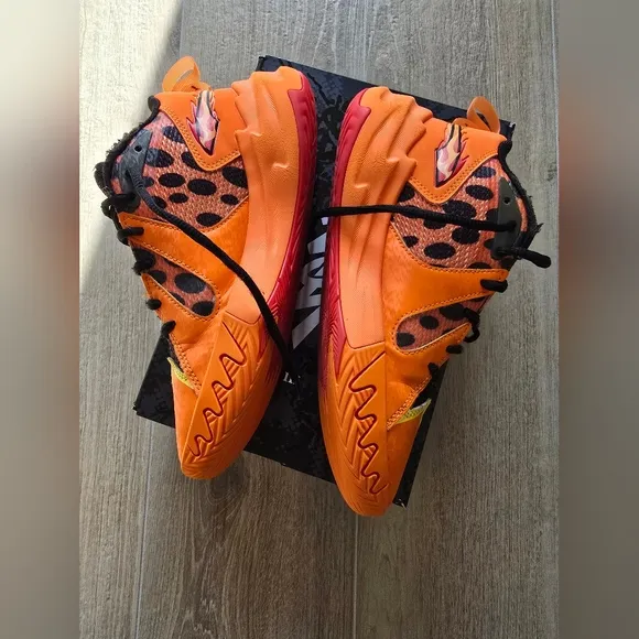 PUMA HOOPS x CHEETOS® Scoot Zero Boy's Basketball Shoes Size 4