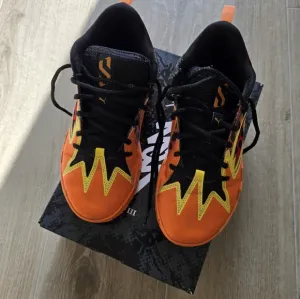PUMA HOOPS x CHEETOS® Scoot Zero Boy's Basketball Shoes Size 4