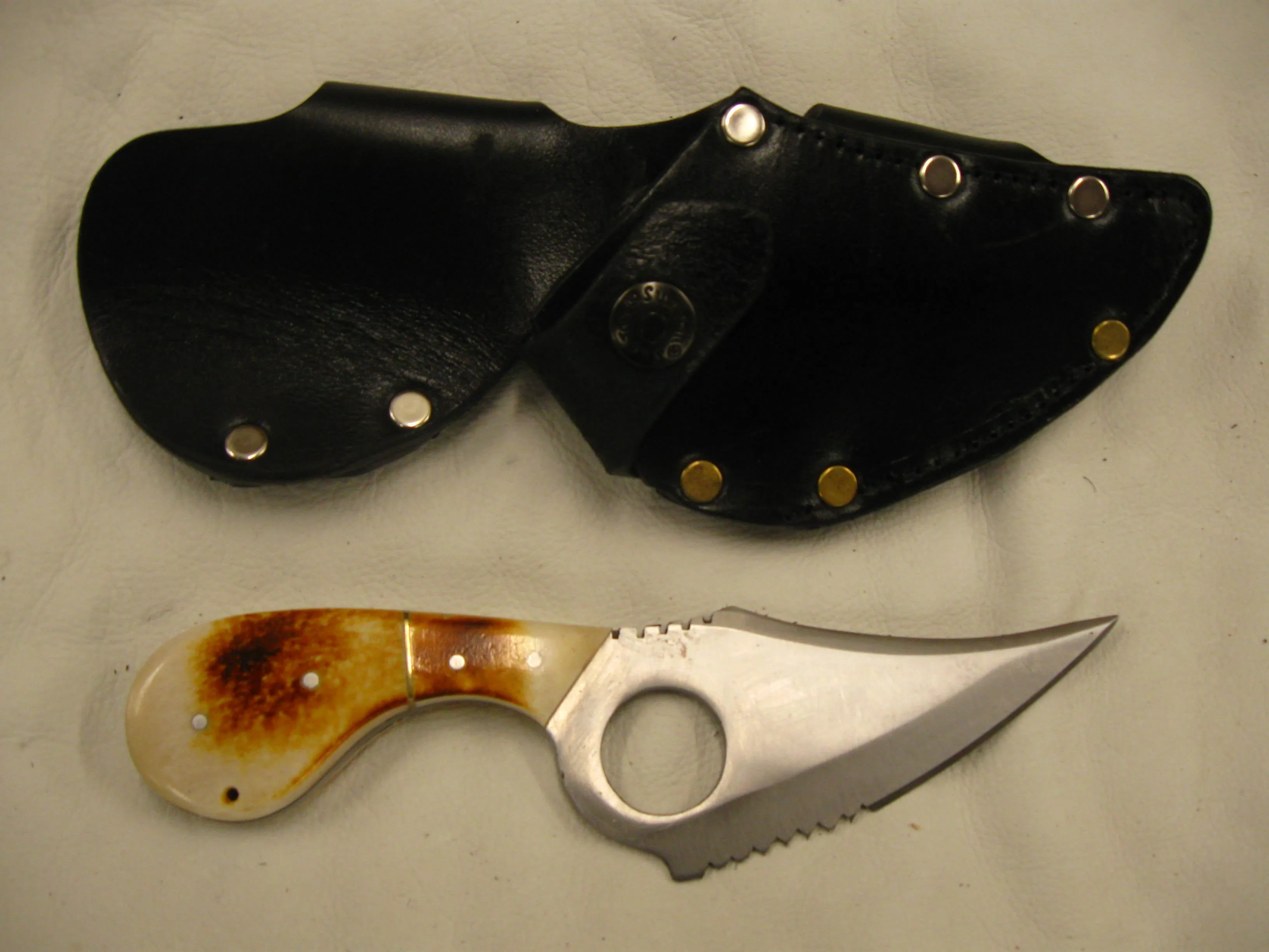 "Quick Draw" Left-Side Skinning Knife & Sheath
