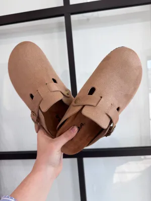 Regis Clogs