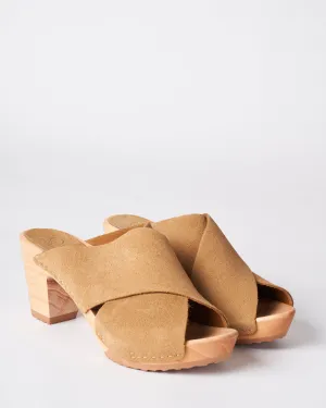 rita crisscross clog - tan nubuck