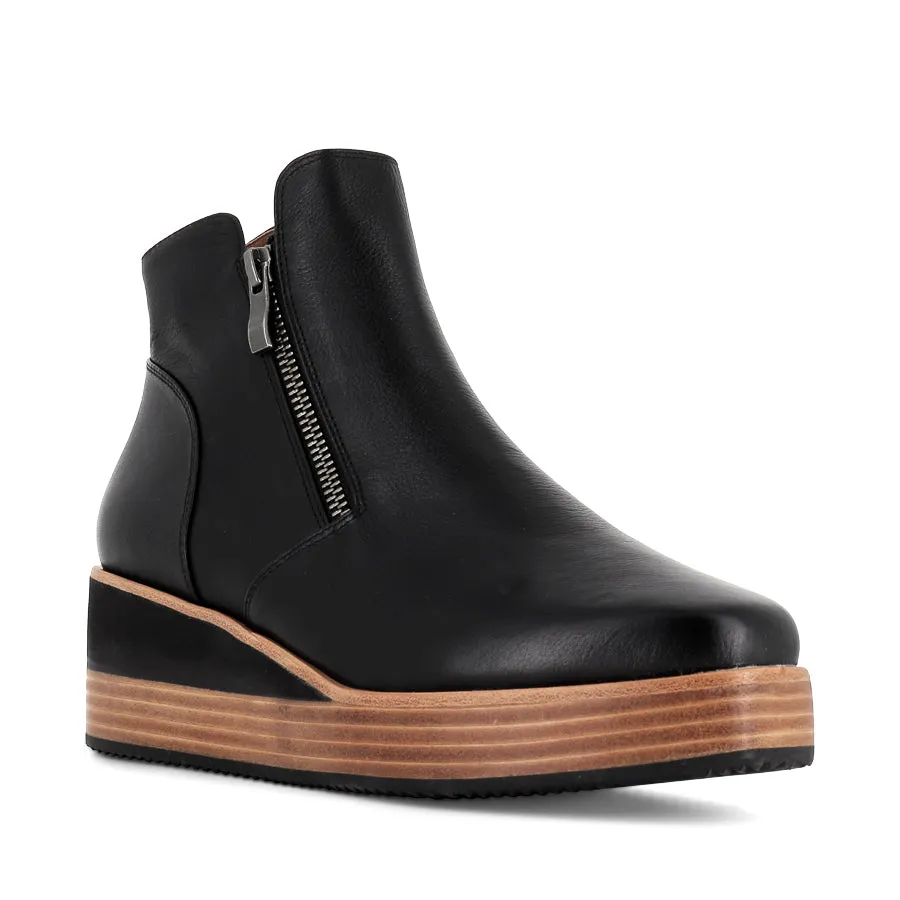 SATAY - BLACK LEATHER