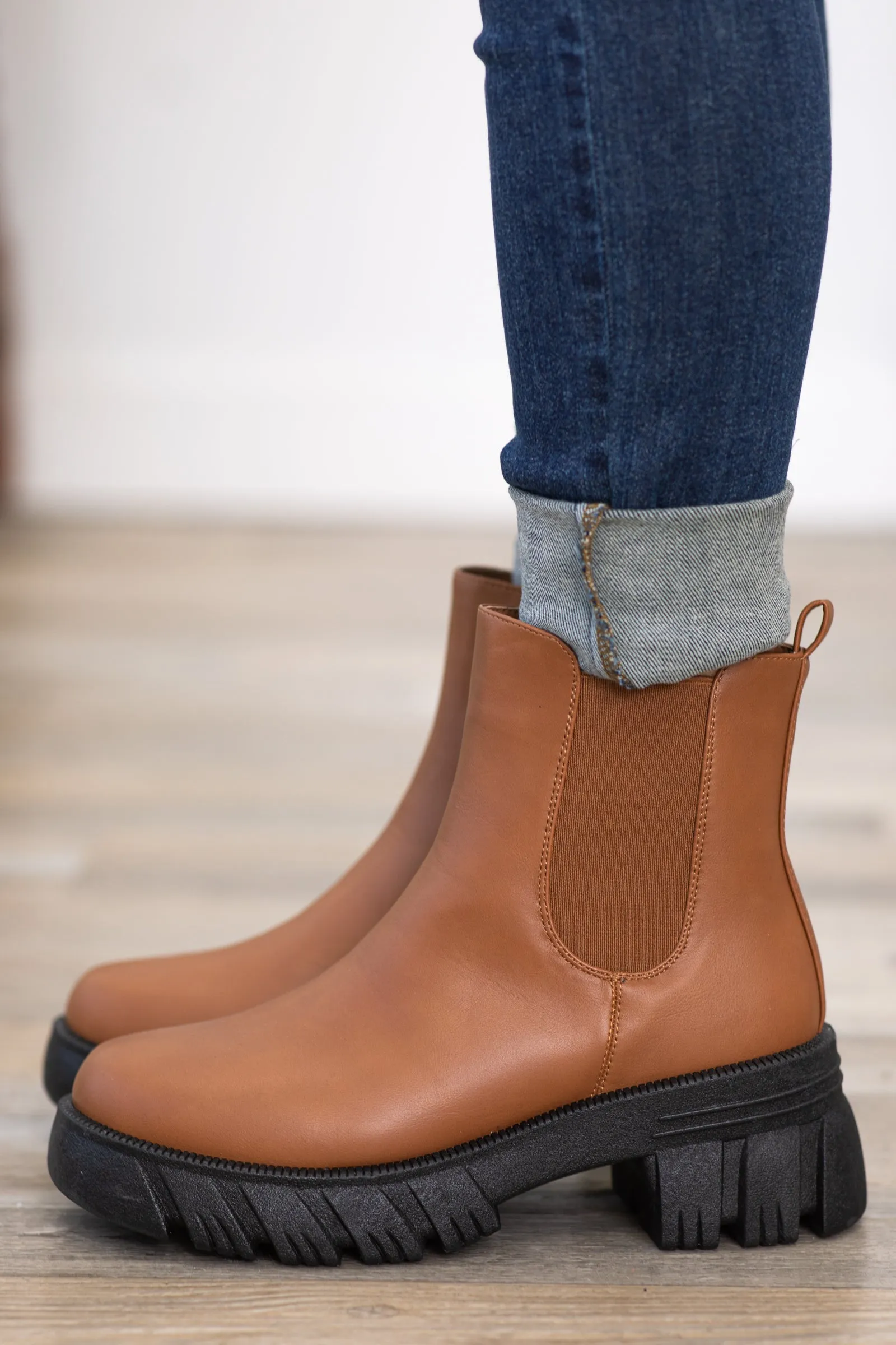 Tan Lug Sole Pull On Boots