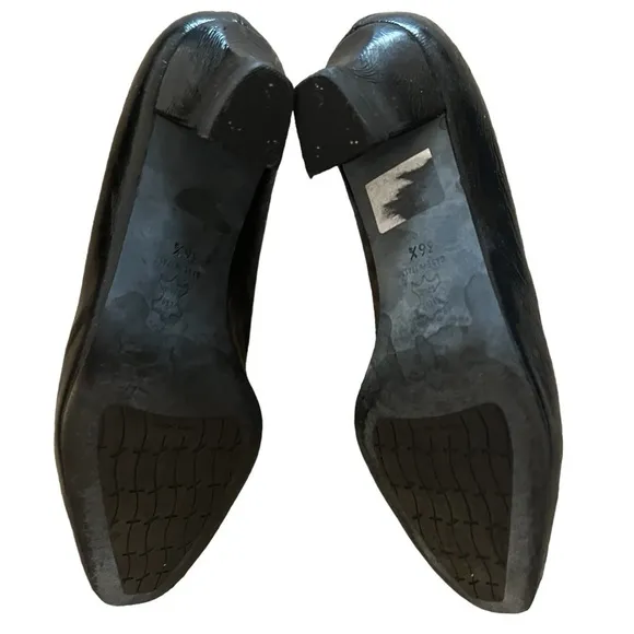 Thierry Rabotin Italian Black Textured Leather Luxury Low Heel Pumps EUC