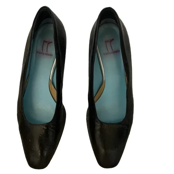 Thierry Rabotin Italian Black Textured Leather Luxury Low Heel Pumps EUC