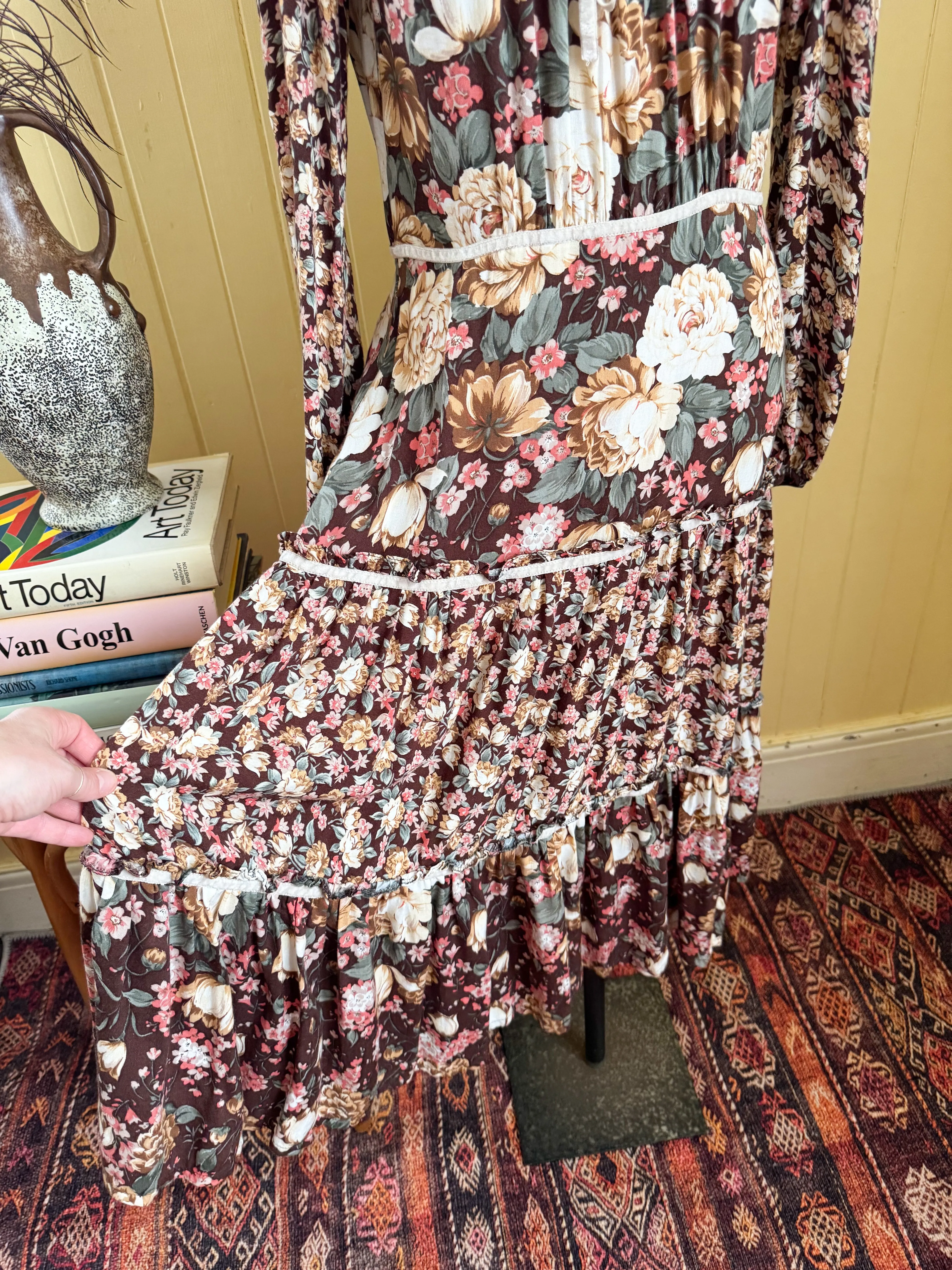 VINTAGE 1970S CASPER RAYON FLORAL MIDI PEASANT DRESS S/M